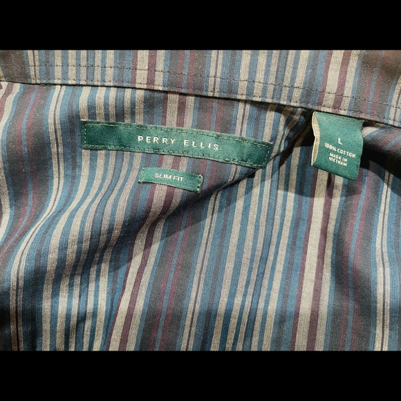 Perry Ellis slim fit button down short sleeve shirt 👕 - Picture 3 of 3
